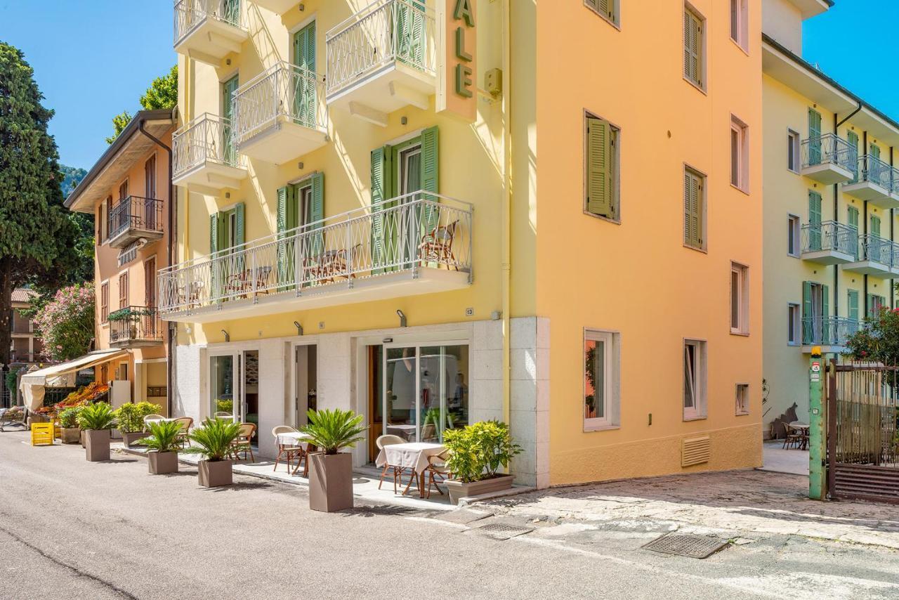Hotel Centrale Garda  Esterno foto