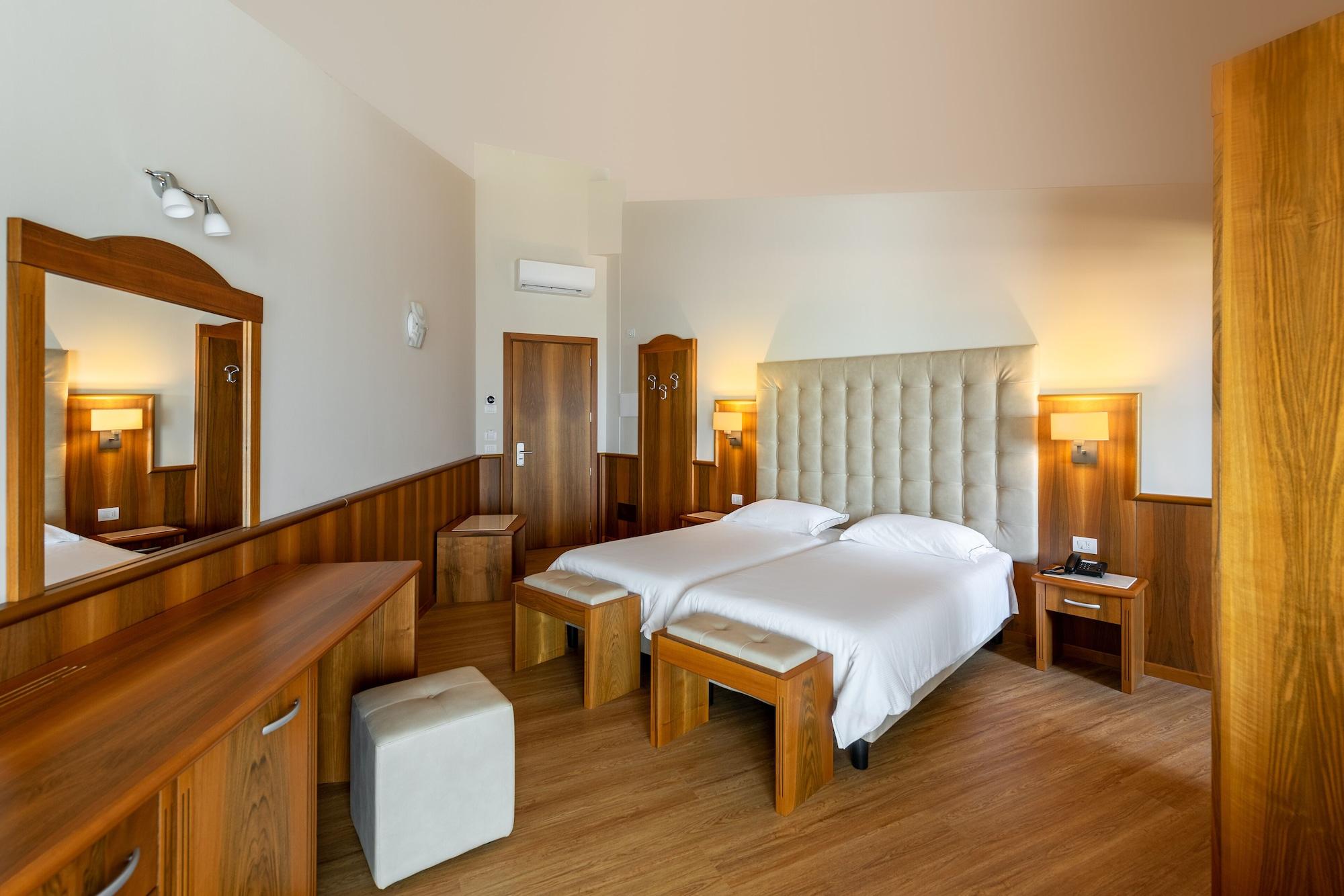 Hotel Centrale Garda  Esterno foto