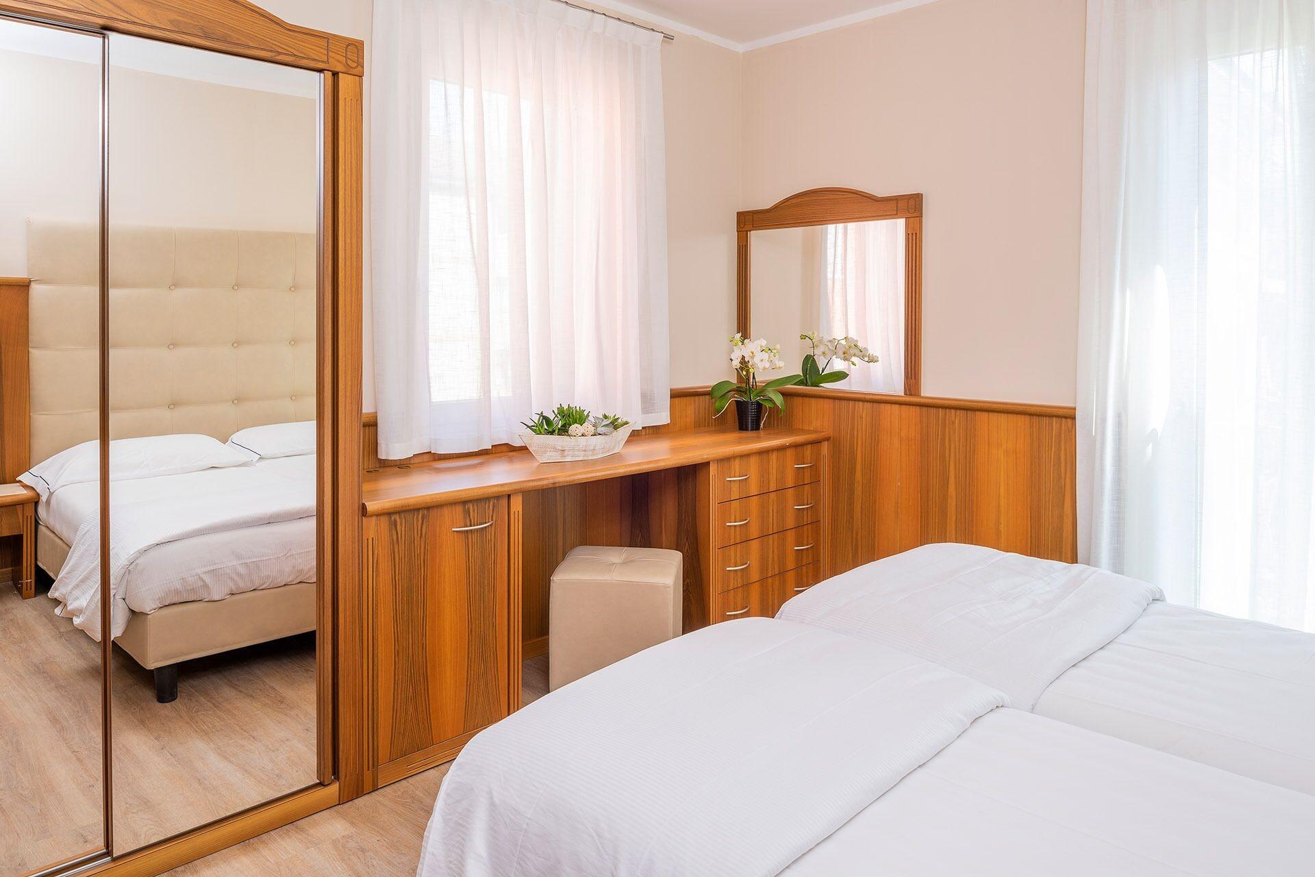 Hotel Centrale Garda  Esterno foto