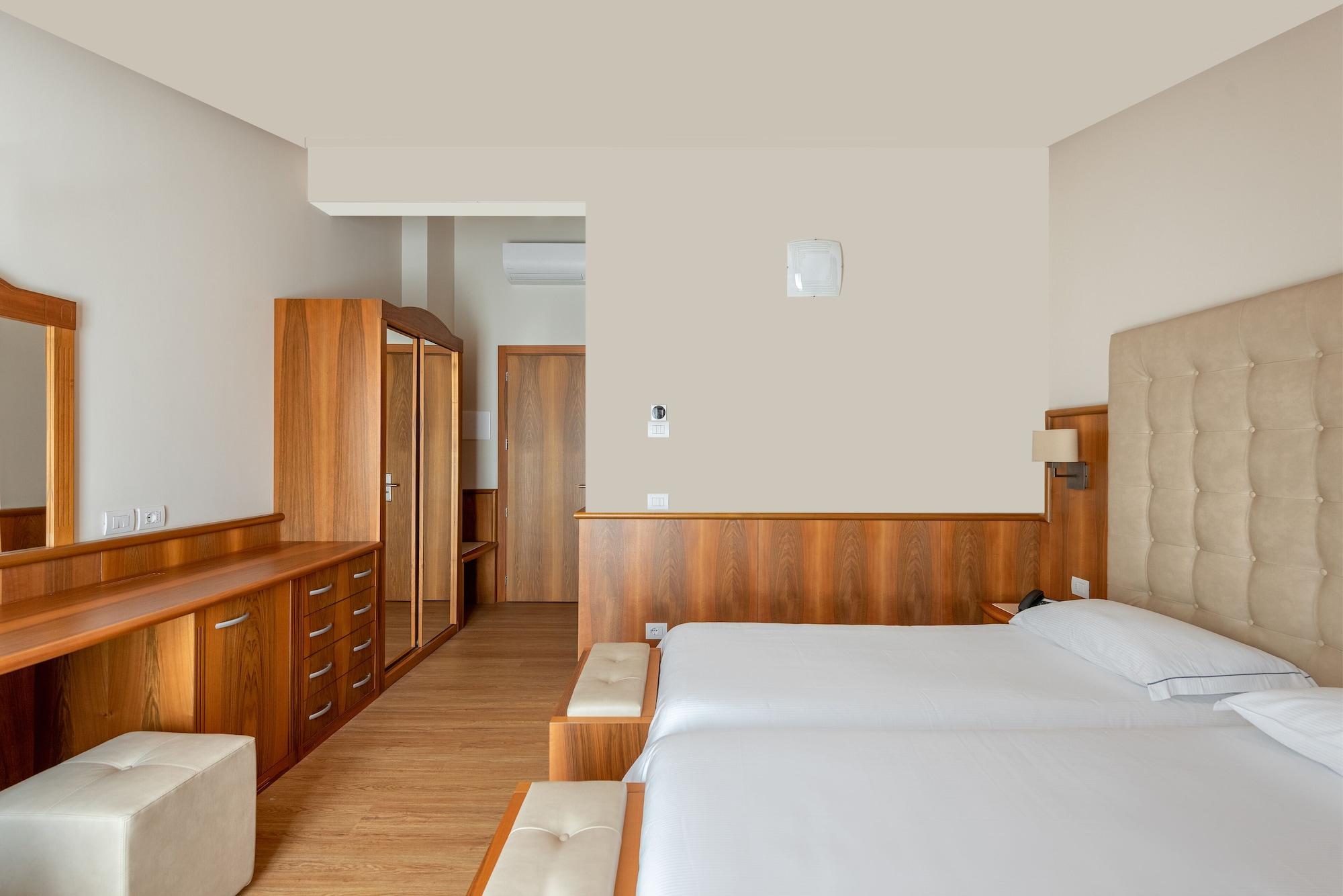 Hotel Centrale Garda  Esterno foto