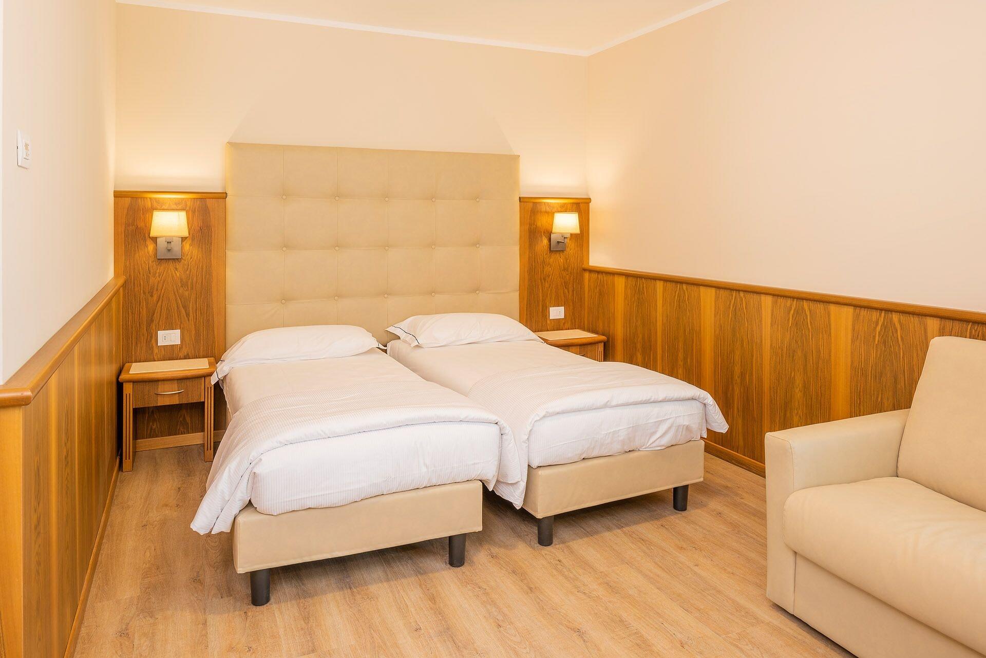Hotel Centrale Garda  Esterno foto