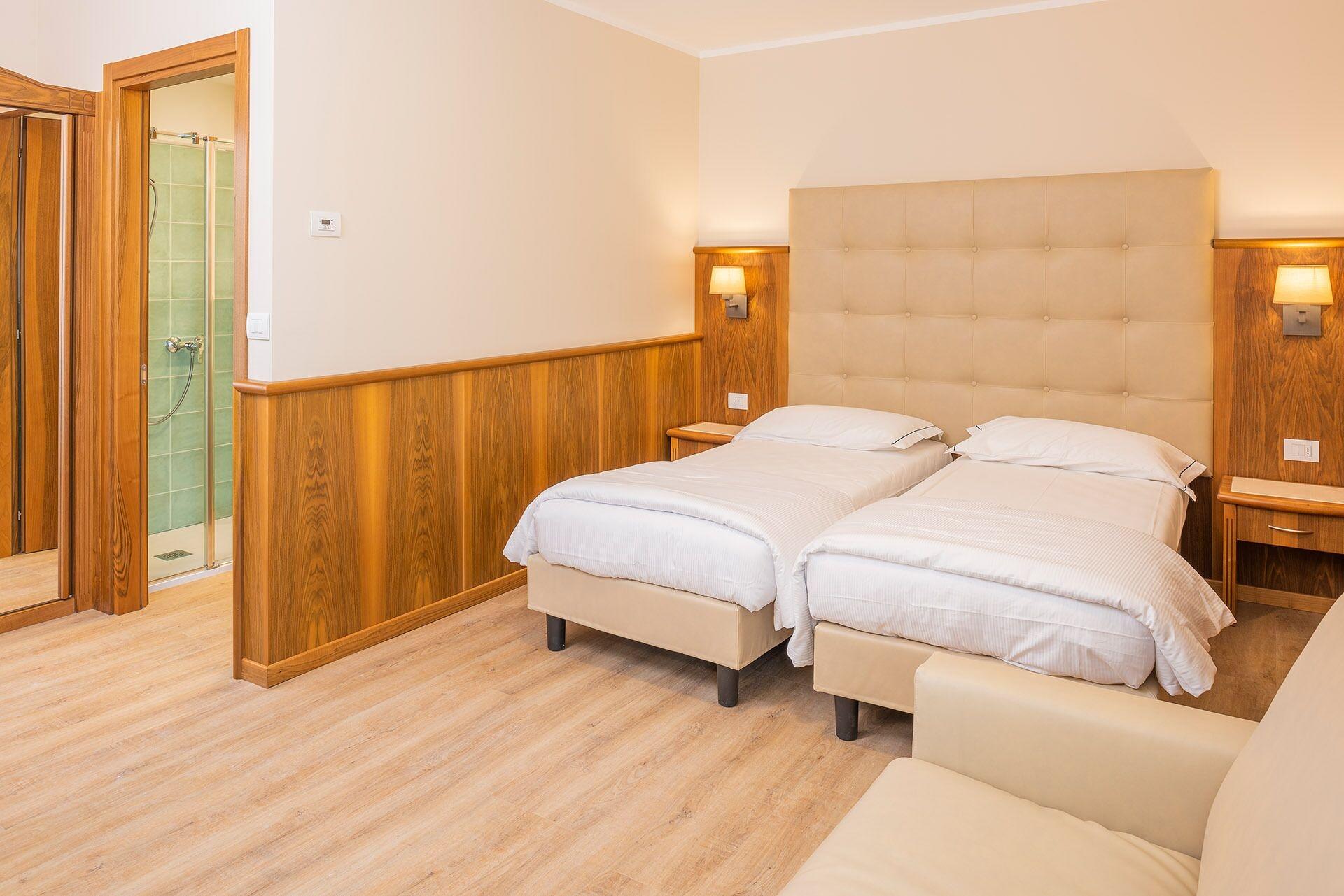 Hotel Centrale Garda  Esterno foto
