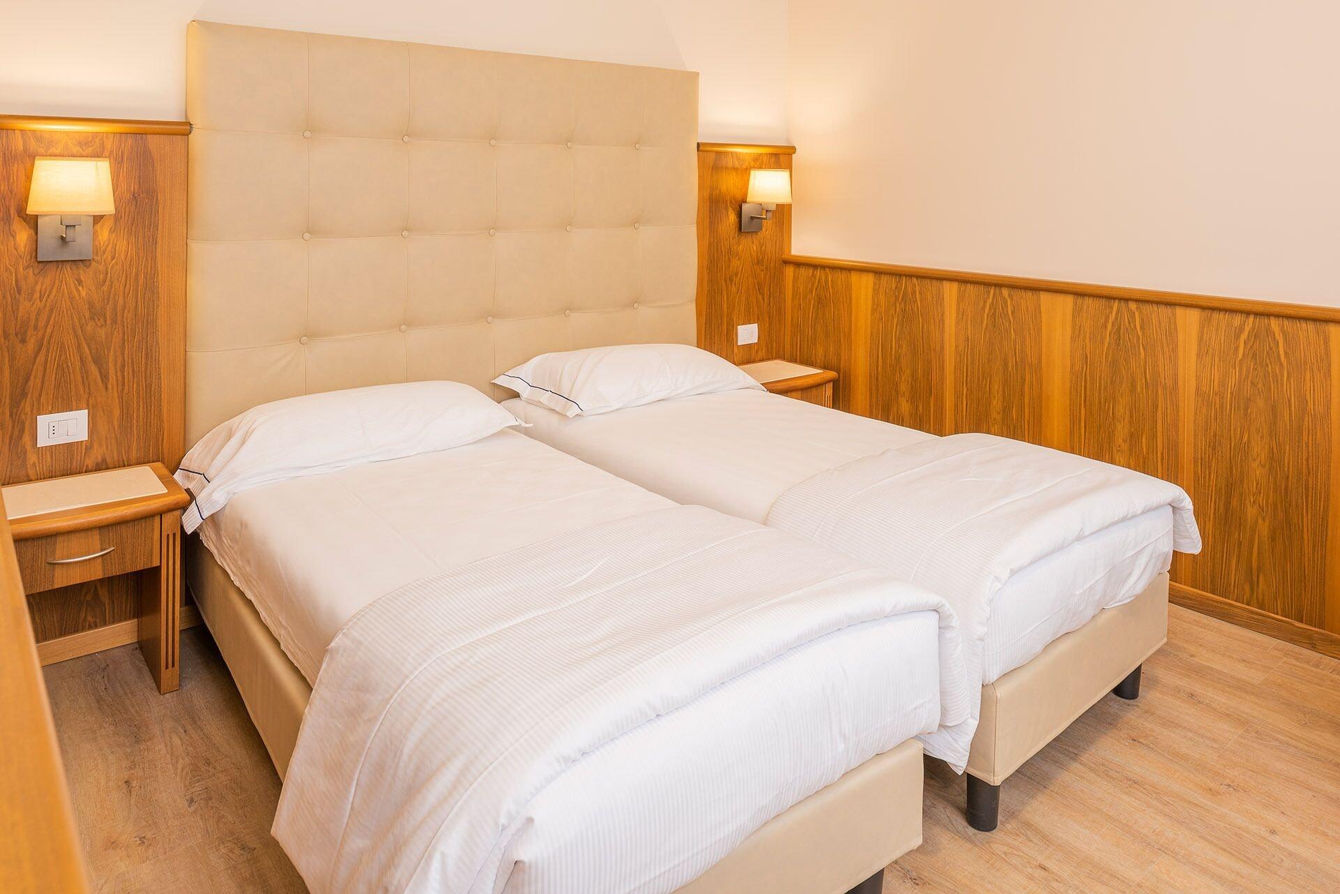 Hotel Centrale Garda  Esterno foto