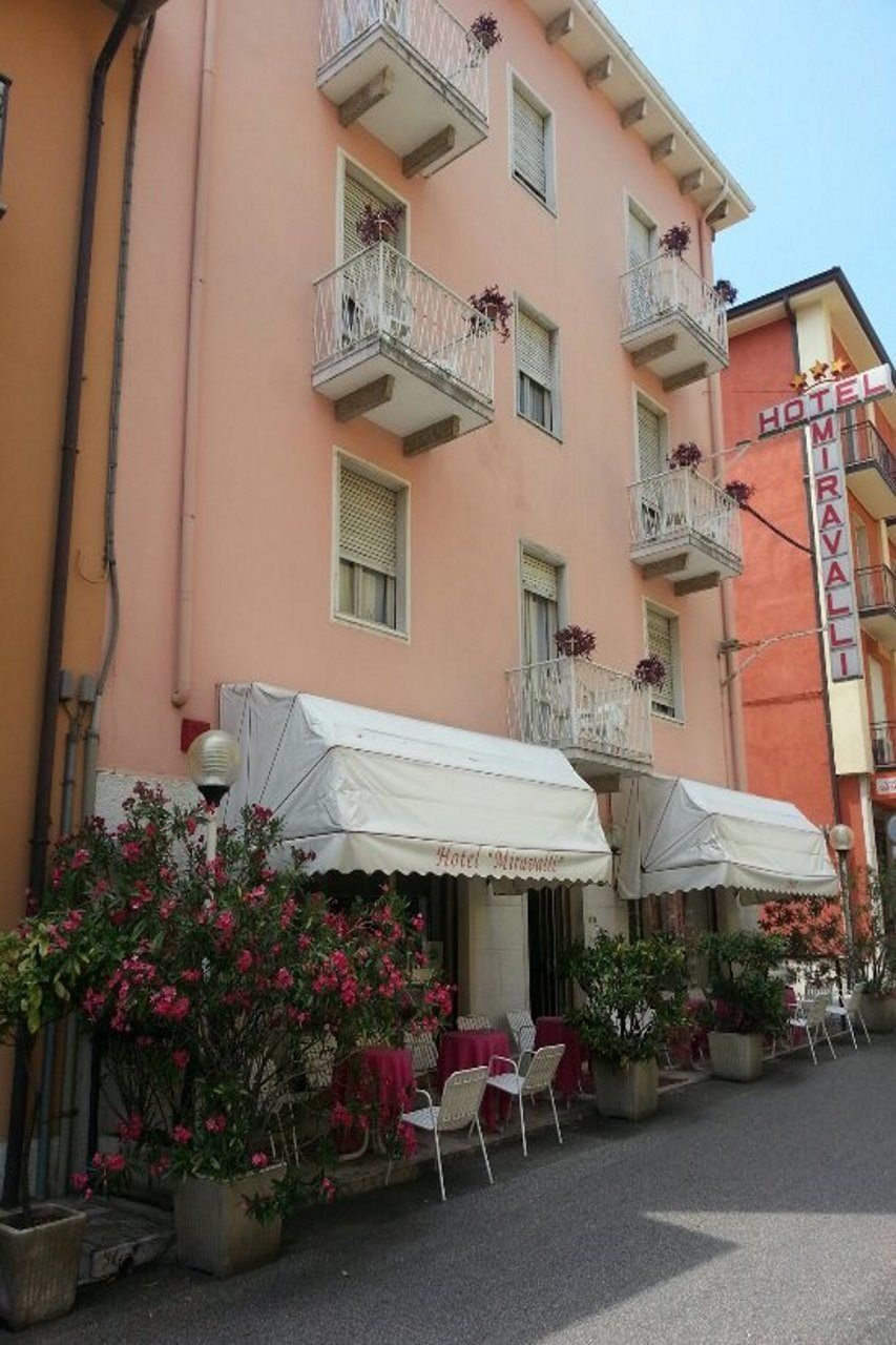 Hotel Centrale Garda  Esterno foto