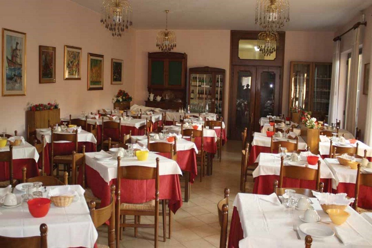 Hotel Centrale Garda  Esterno foto